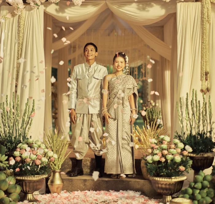 Trang Phục Truyền Thống Đậm Chất Thơ